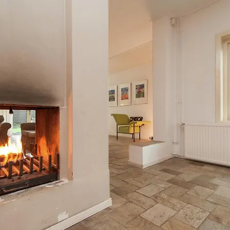 Spacious Holiday In With Jacuzzi Feriehus Groet